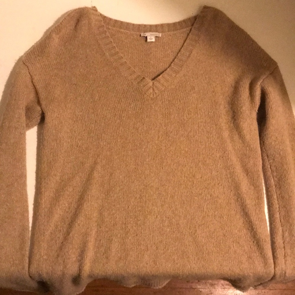 Gap light brown sweater